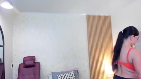 Louren Fox online show from 11/08/25, 11:43