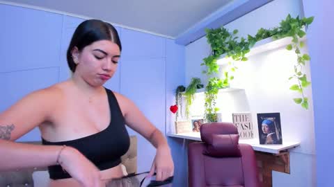 Louren Fox online show from 11/22/25, 11:42