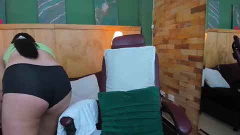 Louren Fox online show from 11/30/25, 12:09