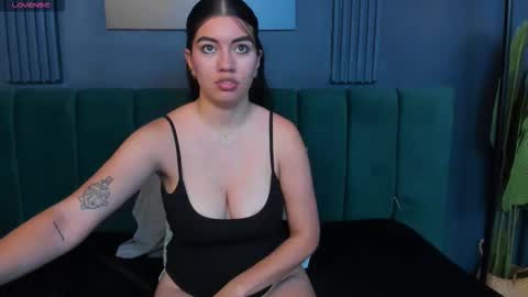 Louren Fox online show from 12/04/25, 06:16