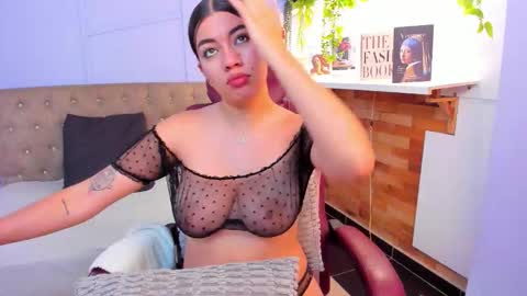 Louren Fox online show from 12/21/25, 12:01