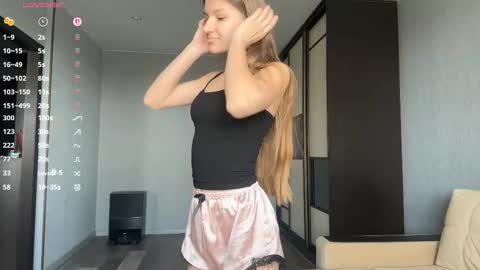 Lesi online show from 03/19/26, 10:41