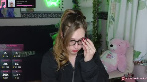 Lo Valentine online show from 12/18/24, 05:15