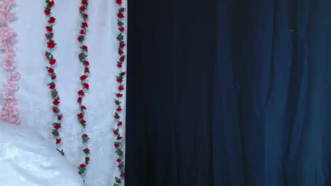 Snapshot of love_bella_ chatting on 12/12/24, 12:55 love bella online show from 12/12/24, 12:55