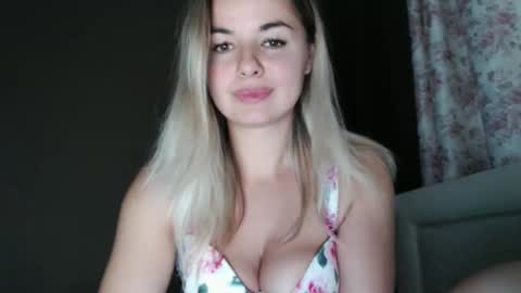 Megane online show from 11/21/25, 10:36