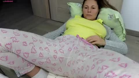 jessmy pleasure is in your hands s online show from 12/15/24, 07:53