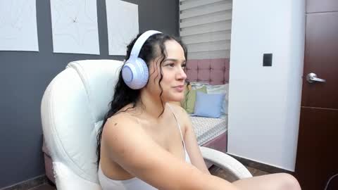 Kristen LoveBerry online show from 10/26/25, 02:28