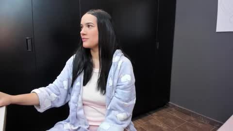 Kristen LoveBerry online show from 11/02/25, 12:57