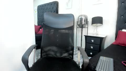 Melany  online show from 12/04/25, 05:54