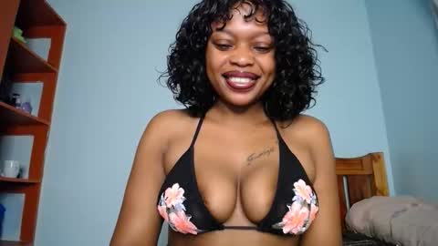 Niah online show from 09/23/25, 01:19
