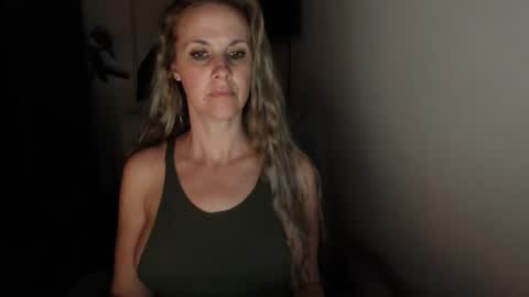 LoVe On  online show from 11/27/25, 12:29