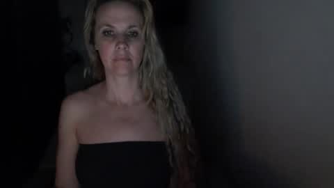 LoVe On  online show from 02/17/26, 02:02