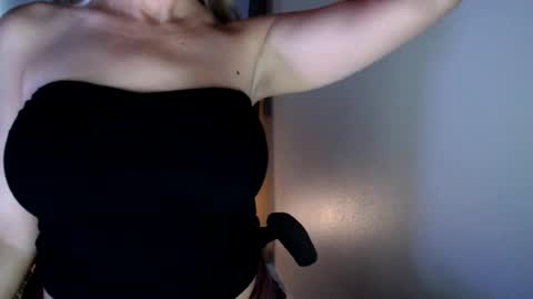 LoVe On  online show from 07/20/26, 02:15