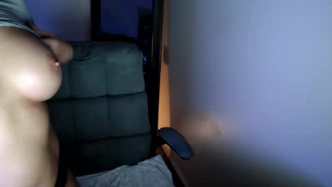 LoVe On  online show from 07/23/26, 02:09