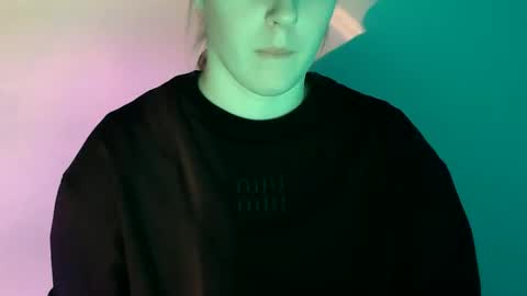 Vivian online show from 12/04/25, 02:15