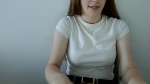 Snapshot of love_vivian chatting on 06/24/26, 11:09 Vivian online show from 06/24/26, 11:09