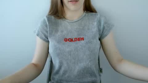 Snapshot of love_vivian chatting on 06/25/26, 11:04 Vivian online show from 06/25/26, 11:04