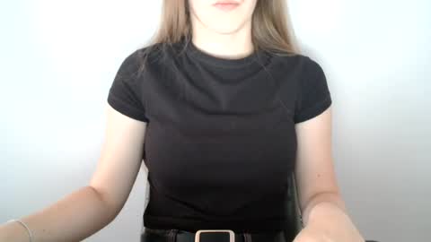 Snapshot of love_vivian chatting on 07/23/26, 11:08 Vivian online show from 07/23/26, 11:08