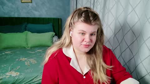 Snapshot of love_wiggy18 chatting on 12/26/24, 12:49 Ally online show from 12/26/24, 12:49