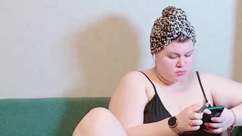 Snapshot of love_wiggy18 chatting on 01/16/25, 01:04 Ally online show from 01/16/25, 01:04