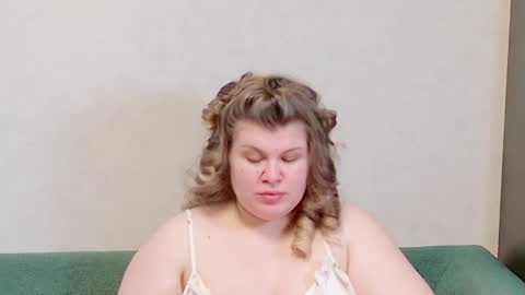 Snapshot of love_wiggy18 chatting on 02/06/25, 12:48 Ally online show from 02/06/25, 12:48