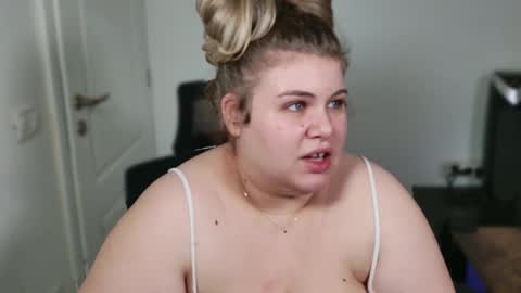 Ally online show from 11/24/25, 08:25