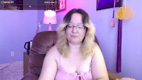 love_you_julia online show from 09/14/25, 09:58