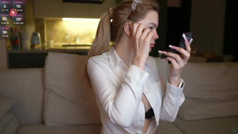 love you to123 online show from 12/18/25, 05:24