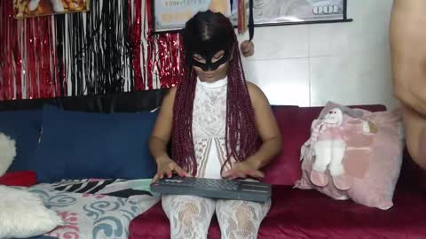 Snapshot of lovecreyzyshowcam chatting on 12/20/24, 01:47 Frank and Nathy online show from 12/20/24, 01:47