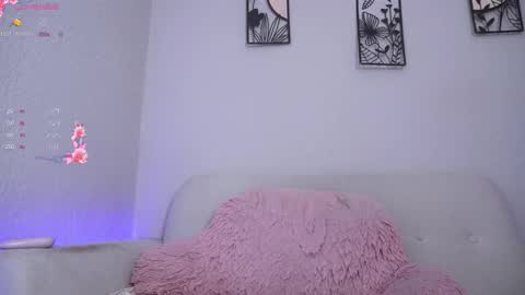 Snapshot of loveegirll chatting on 12/04/25, 04:44 katalina online show from 12/04/25, 04:44