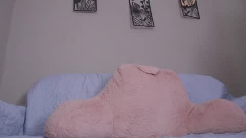 katalina   online show from 06/05/26, 04:08