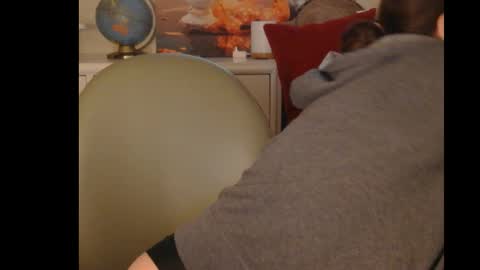 Ashley and Leon online show from 02/02/26, 12:37