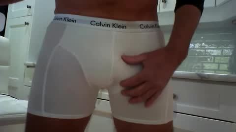 Snapshot of lovehairyone chatting on 01/06/25, 08:50 lovehairyone online show from 01/06/25, 08:50