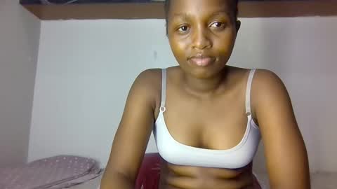 Snapshot of lovelbrownie chatting on 10/02/25, 06:04 lovelbrownie online show from 10/02/25, 06:04