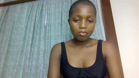 Snapshot of lovelbrownie chatting on 10/05/25, 10:13 lovelbrownie online show from 10/05/25, 10:13