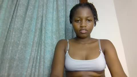 Snapshot of lovelbrownie chatting on 10/19/25, 10:05 lovelbrownie online show from 10/19/25, 10:05