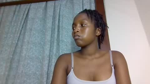 Snapshot of lovelbrownie chatting on 10/22/25, 09:47 lovelbrownie online show from 10/22/25, 09:47