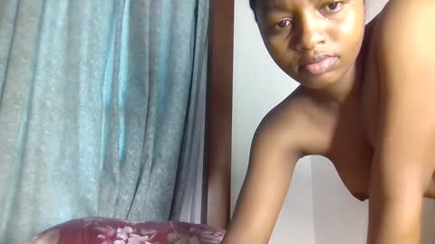 Snapshot of lovelbrownie chatting on 11/24/25, 08:03 lovelbrownie online show from 11/24/25, 08:03