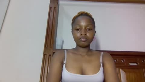 Snapshot of lovelbrownie chatting on 01/05/26, 06:22 lovelbrownie online show from 01/05/26, 06:22