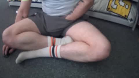 Snapshot of lovelength99 chatting on 02/14/25, 08:42 lovelength99 online show from 02/14/25, 08:42