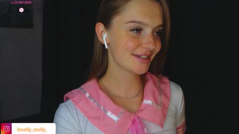 Snapshot of lovelly_molly chatting on 11/09/25, 04:16 Molly online show from 11/09/25, 04:16