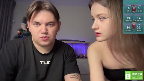 Snapshot of lovelly_mooncouple chatting on 01/05/25, 11:59 Mileena and Oliver online show from 01/05/25, 11:59