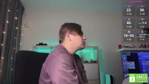 Snapshot of lovelly_mooncouple chatting on 02/12/25, 03:27 Mileena and Oliver online show from 02/12/25, 03:27