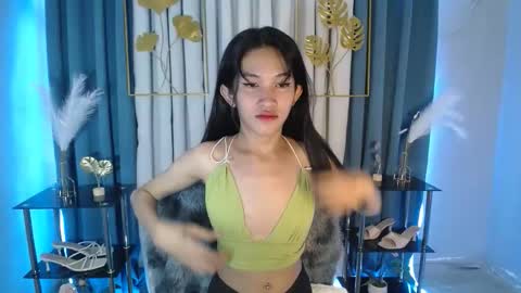 Snapshot of lovely_bellax chatting on 04/12/26, 10:15 BELLA online show from 04/12/26, 10:15