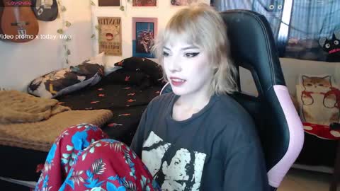 Snapshot of lovely_cass chatting on 05/17/26, 12:34 Cassie online show from 05/17/26, 12:34
