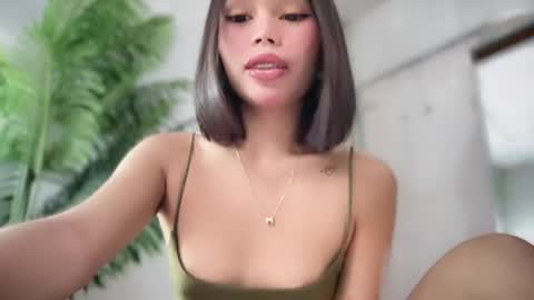 lovely_cittie18 online show from 04/22/26, 03:09