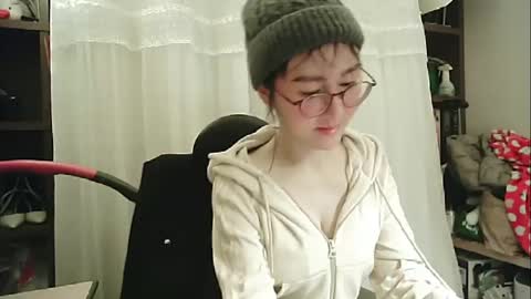 DANA KIM online show from 01/05/25, 03:34