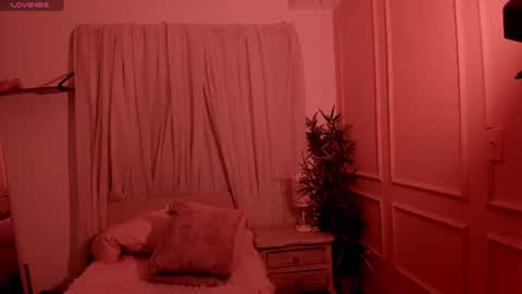 Snapshot of lovely_emma18 chatting on 07/21/26, 01:02 Emma online show from 07/21/26, 01:02