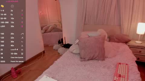 Snapshot of lovely_emma18 chatting on 07/23/26, 02:53 Emma online show from 07/23/26, 02:53