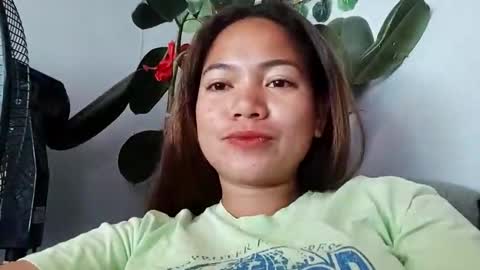 Snapshot of lovely_juday26 chatting on 10/16/25, 02:45 lovely_juday26 online show from 10/16/25, 02:45